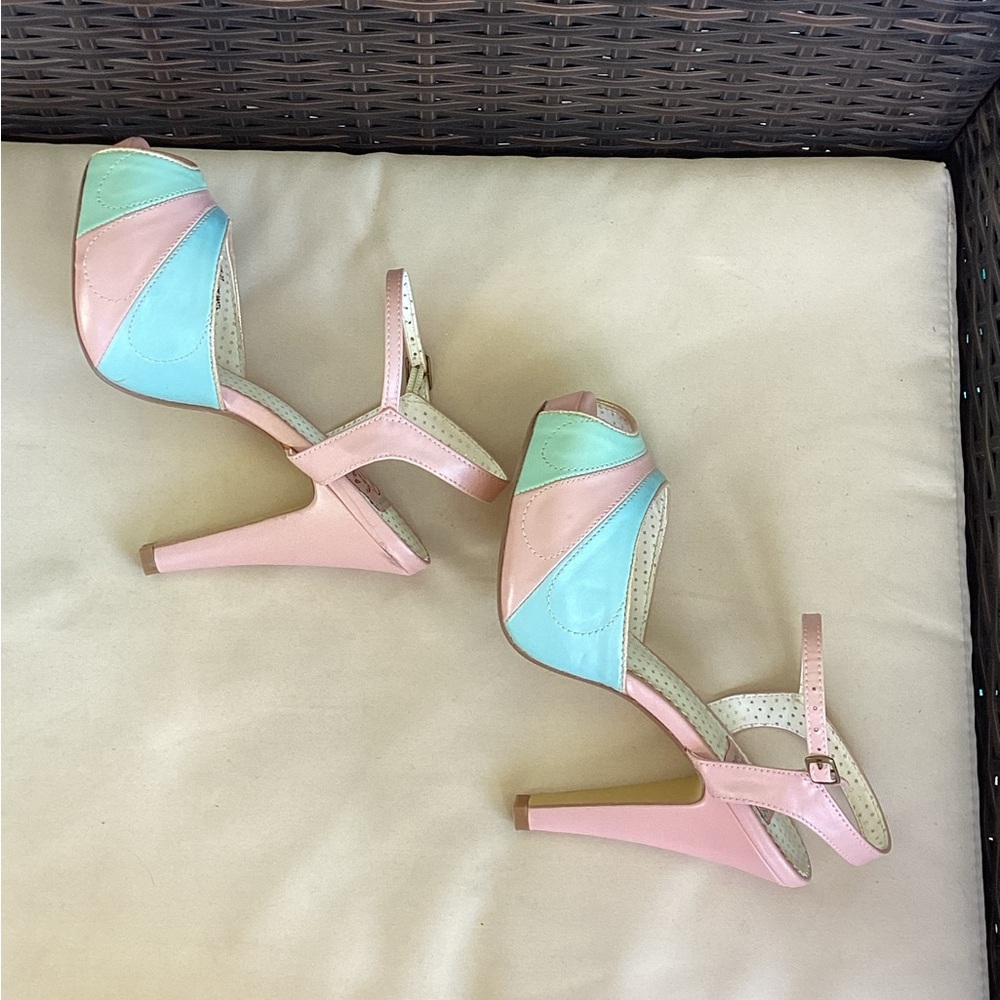 Rare Pinup Couture Pastel Heels - Picture 3 of 6